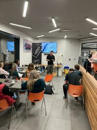 19.11.2025 Larry & 56 v Turnově výživa pro rodiče 